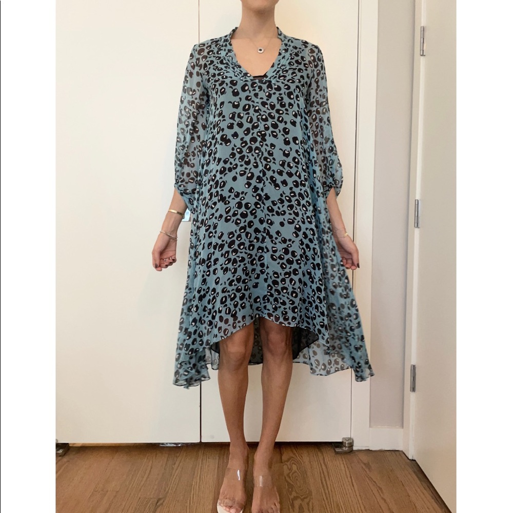 DVF 100% silk flowy dress Diane von Furstenberg